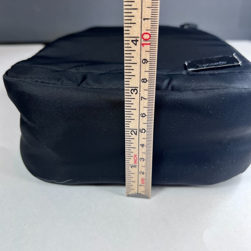 Pacsafe Citysafe CS7 Anti-Theft Crossbody Travel Shoulder Bag Black - Picture 11 of 13